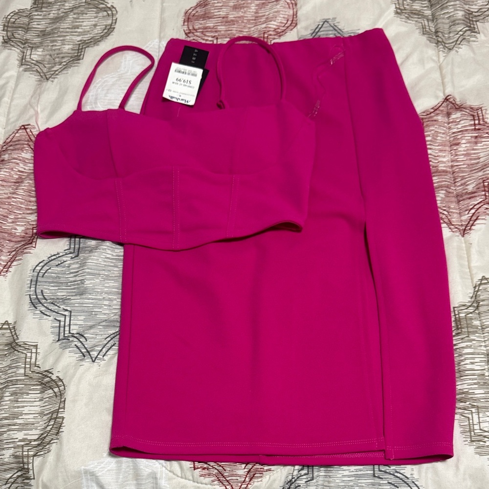 Chic Fuchsia Pencil Skirt